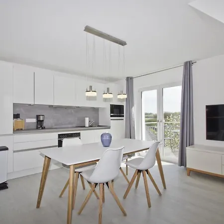 Mit Meerblick, Balkon Und Garten - Haus Inselblick Meerluft * Groß Zicker