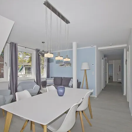 Mit Meerblick, Balkon Und Garten - Haus Inselblick Meerluft Groß Zicker